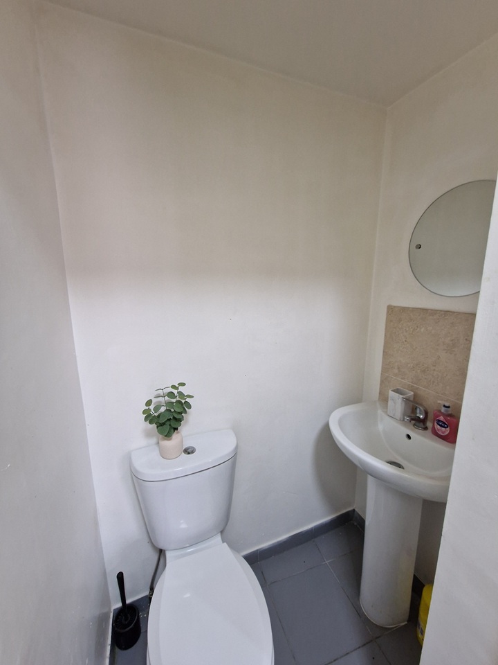 Additional image 5 of Bedsit, Summer Road, B23, N1 7GU