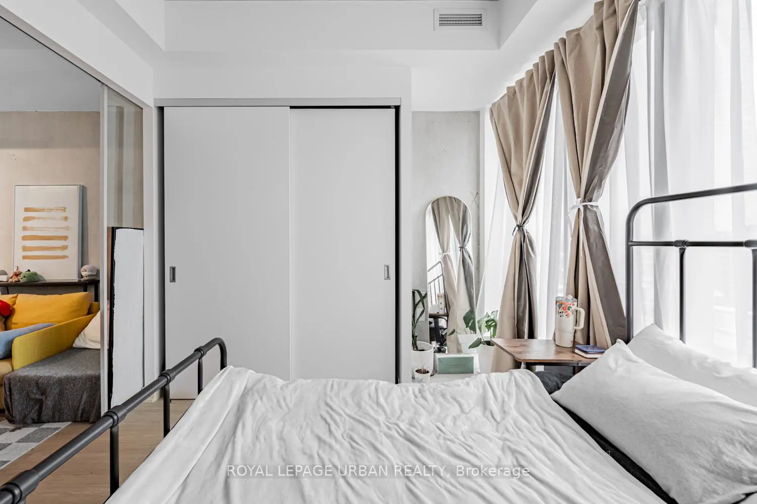 Additional image 13 of 195 Mccaul Street 521