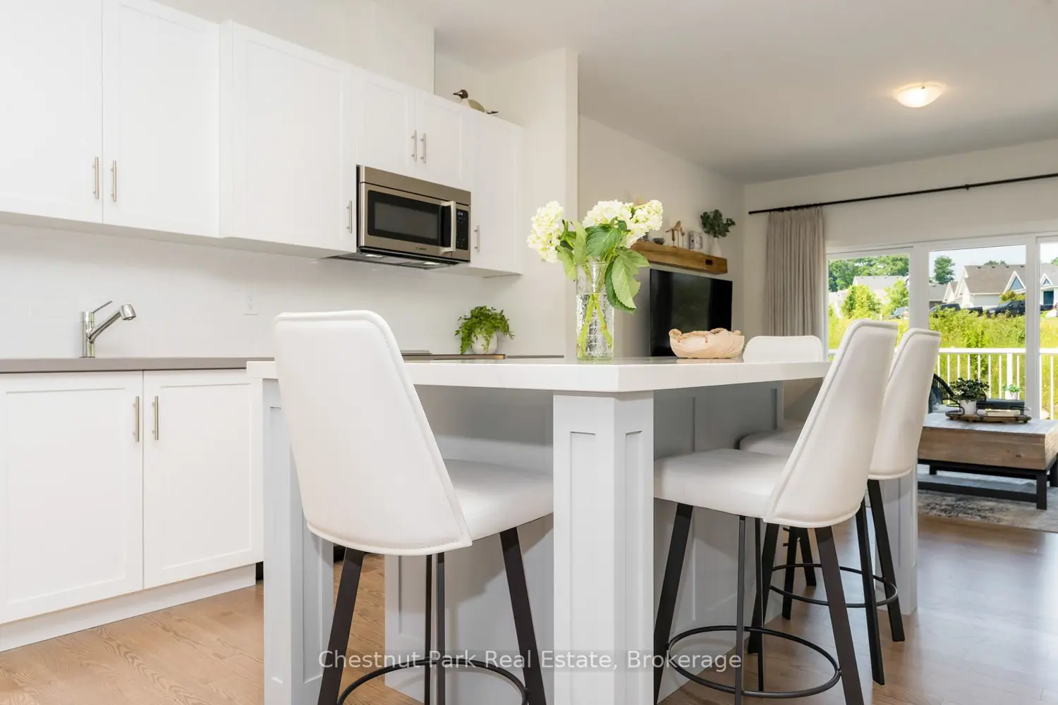 161 Hawthorn Crescent photo 4