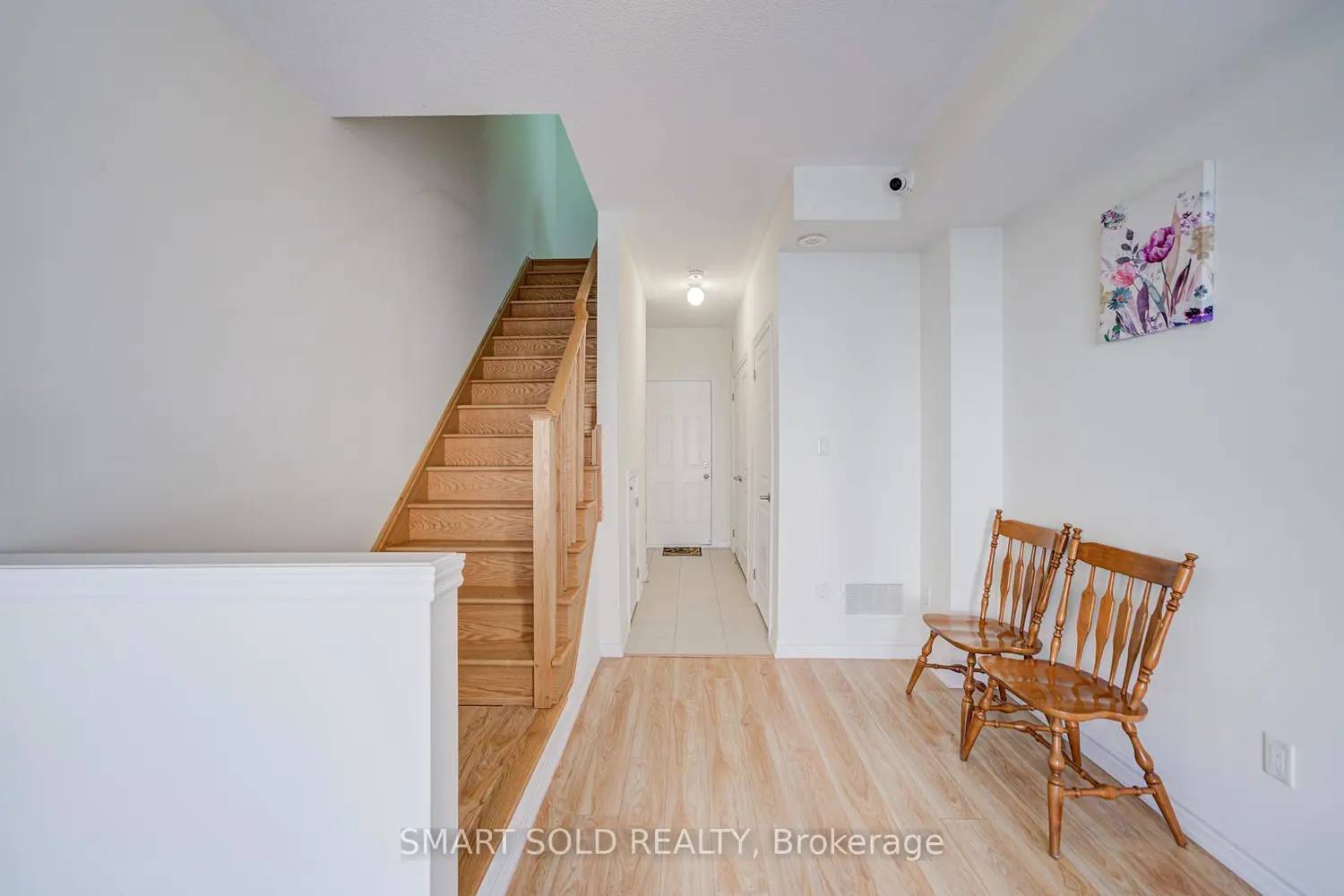 133 Frederick Wilson Avenue photo 2