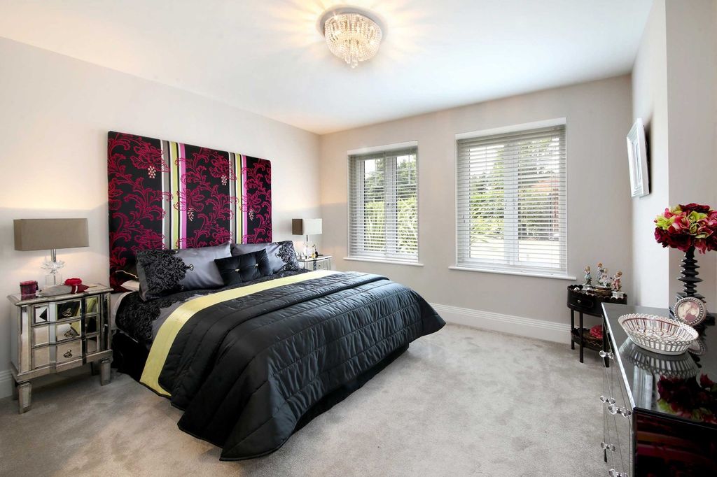 Additional image 8 of 4 bed flat for salePenn Road, Beaconsfield, Buckinghamshire HP9