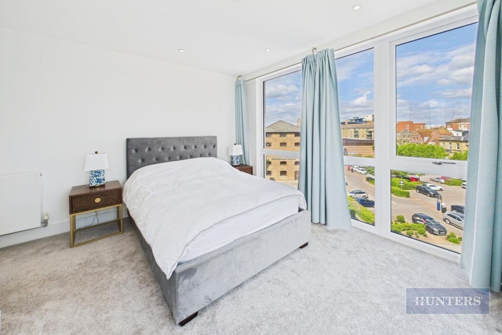 Additional image 10 of 2 bed flat for saleAlexandra Wharf, Ocean Village SO14