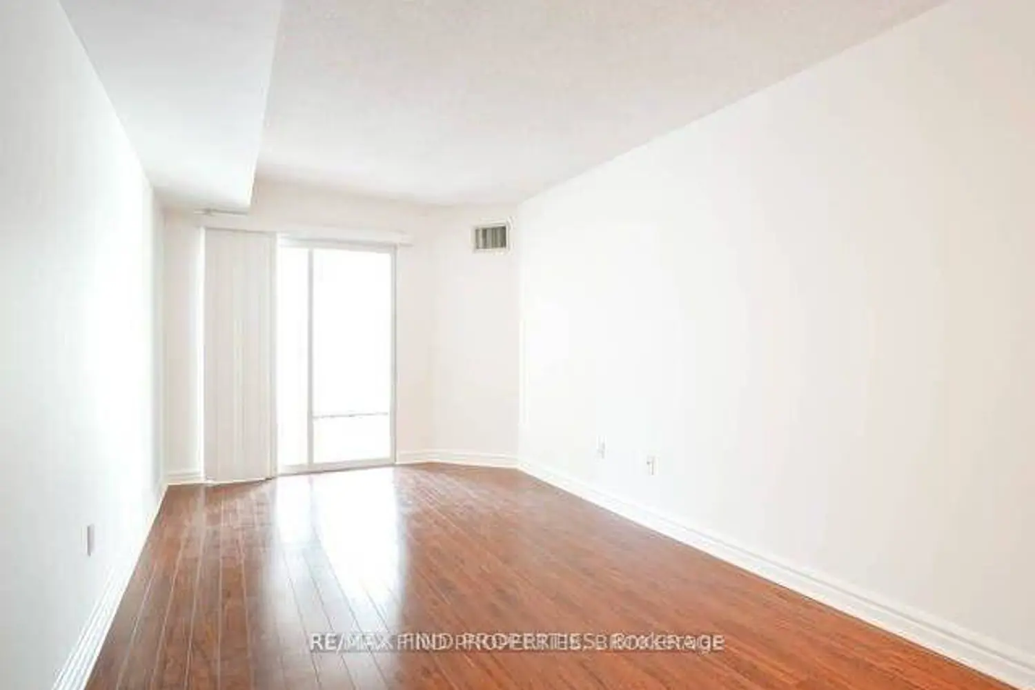 Additional image 16 of 33 University Avenue 604