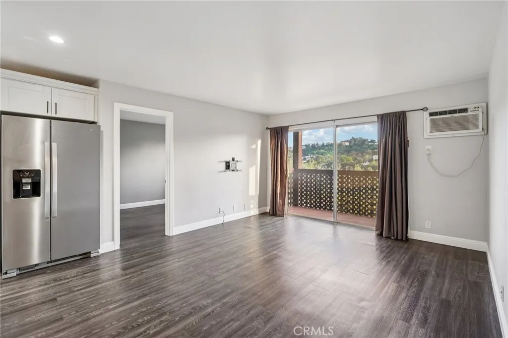 Additional image 3 of 5830 Benner Street Unit 208, Los Angeles, CA 90042