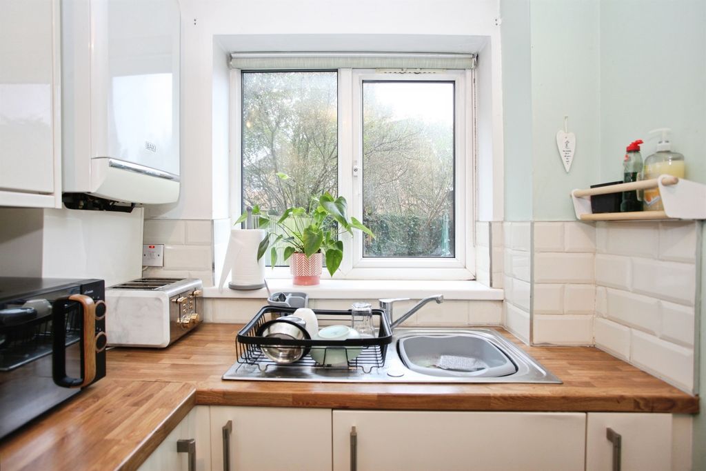 Additional image 6 of 1 bed flat for saleNavigation Street, Trethomas, Caerphilly CF83