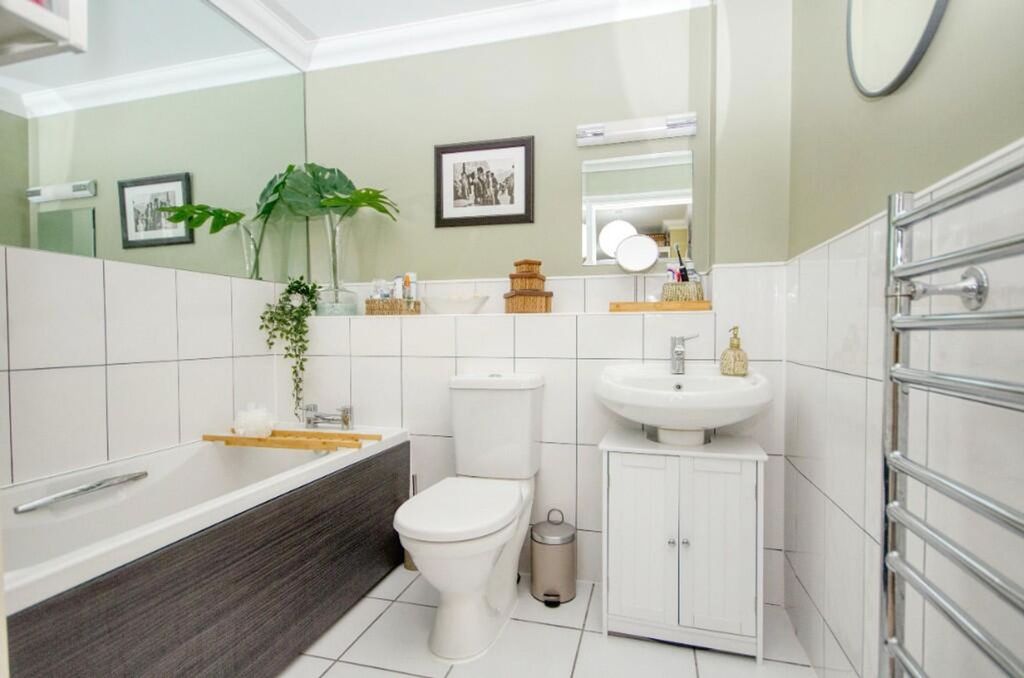 Additional image 20 of 3 bed flat for saleBotley Road, West End SO30
