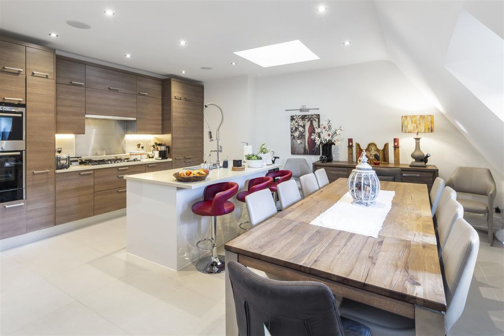 Additional image 2 of 3 bed flat for saleAlbury Park Mansion, Albury Park, Albury, Guildford, Surrey GU5