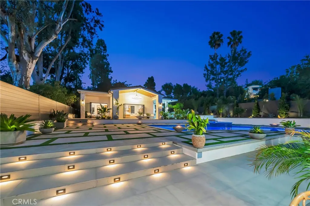 Additional image 77 of 19225 Rosita St, Tarzana, CA 91356