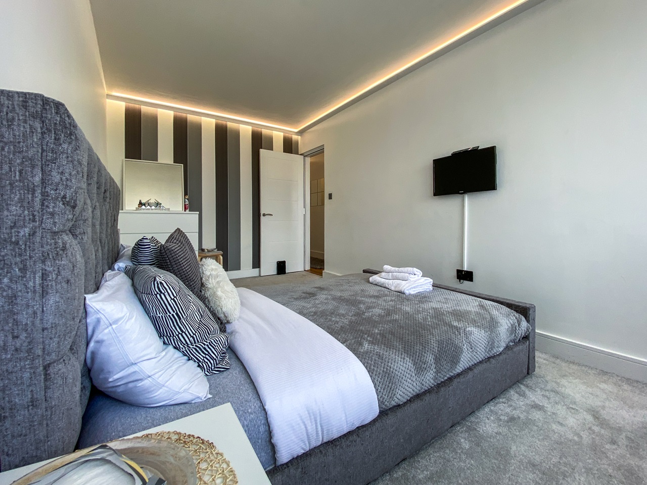 Additional image 7 of 3 Bed Flat, Penge House, SW11, N1 7GU