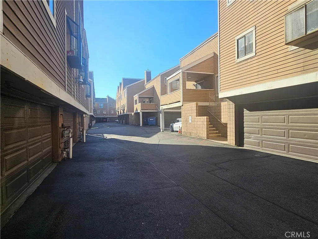 Additional image 52 of 15125 Nordhoff St, North Hills, CA 91343