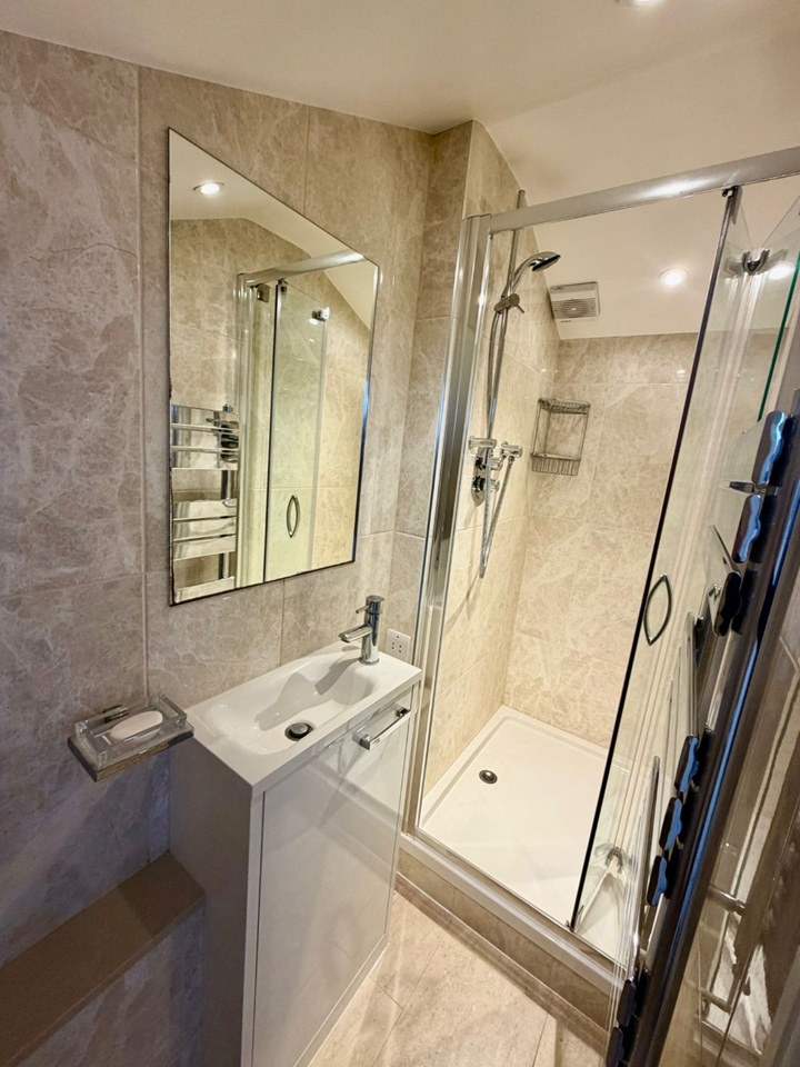 Additional image 20 of 3 Bed Flat, Marloes Road, W8, N1 7GU