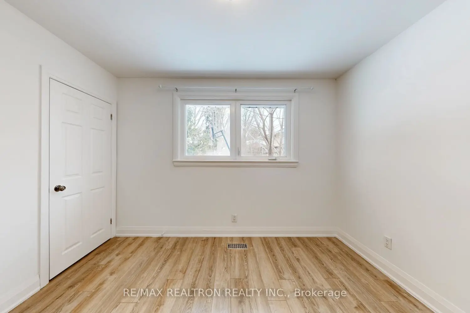 24 Fenelon Drive