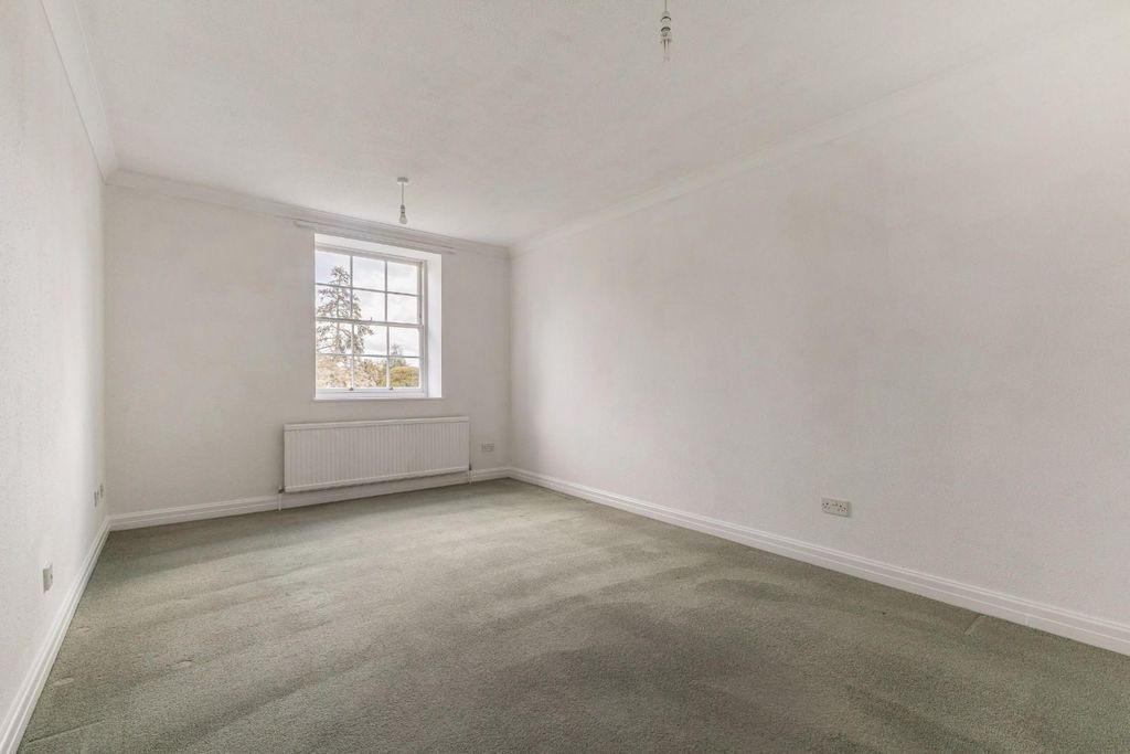 Additional image 11 of 2 bed flat for saleThe Close, Salisbury SP1