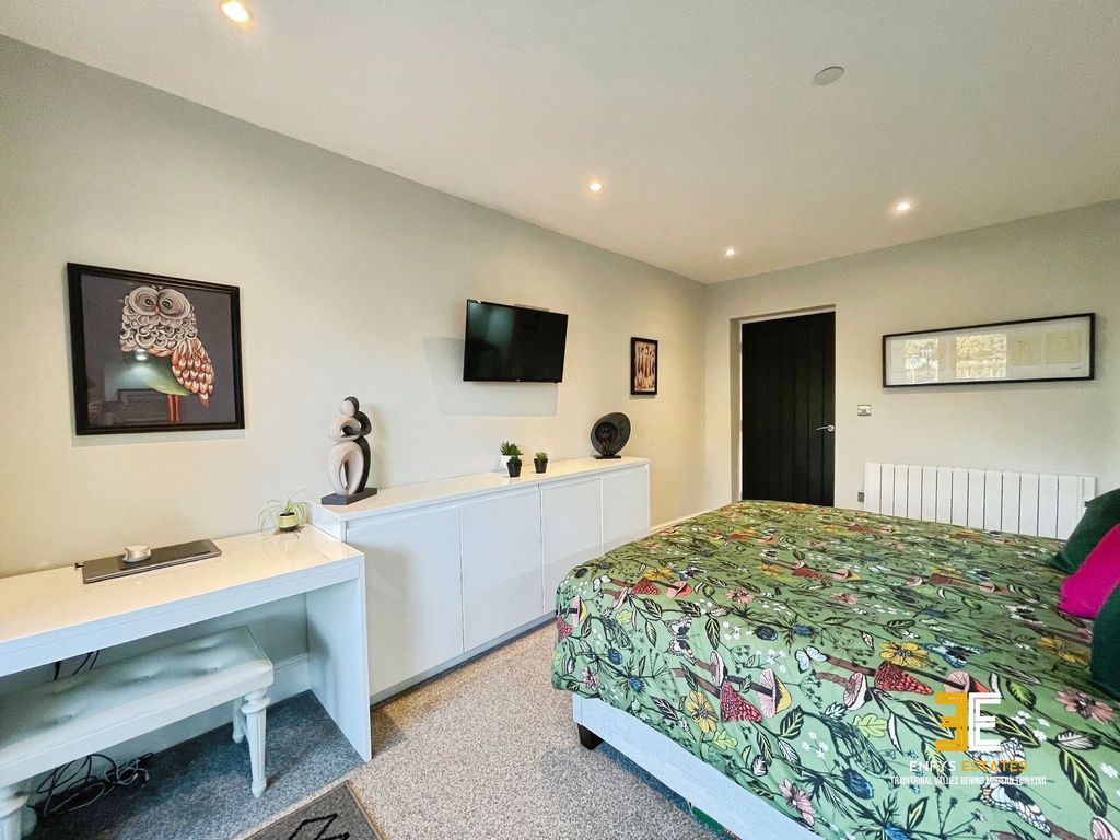 Additional image 24 of 2 bed flat for saleAdmiral House, West Parade, Llandudno LL30