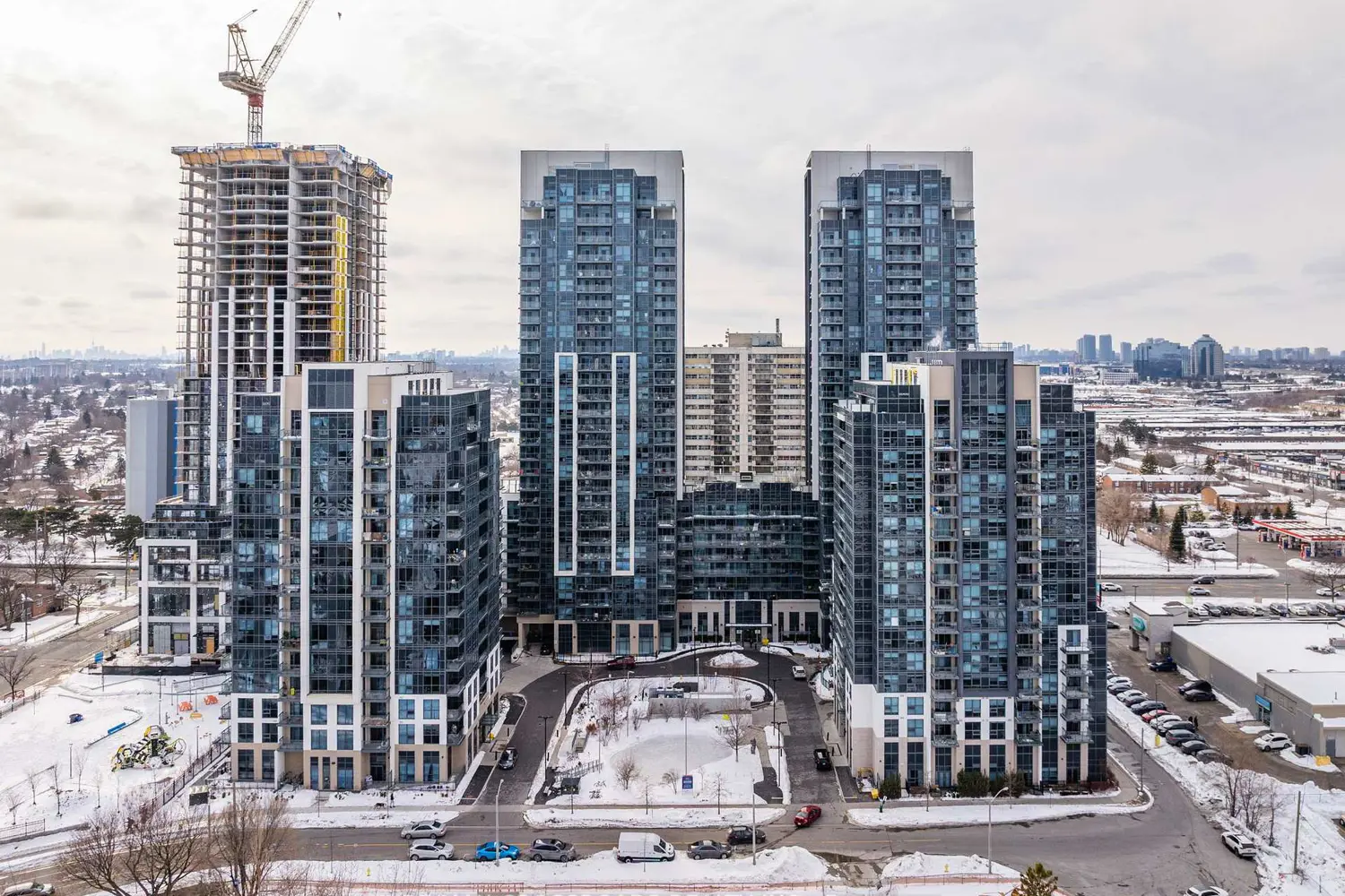 20 Meadowglen Place 528