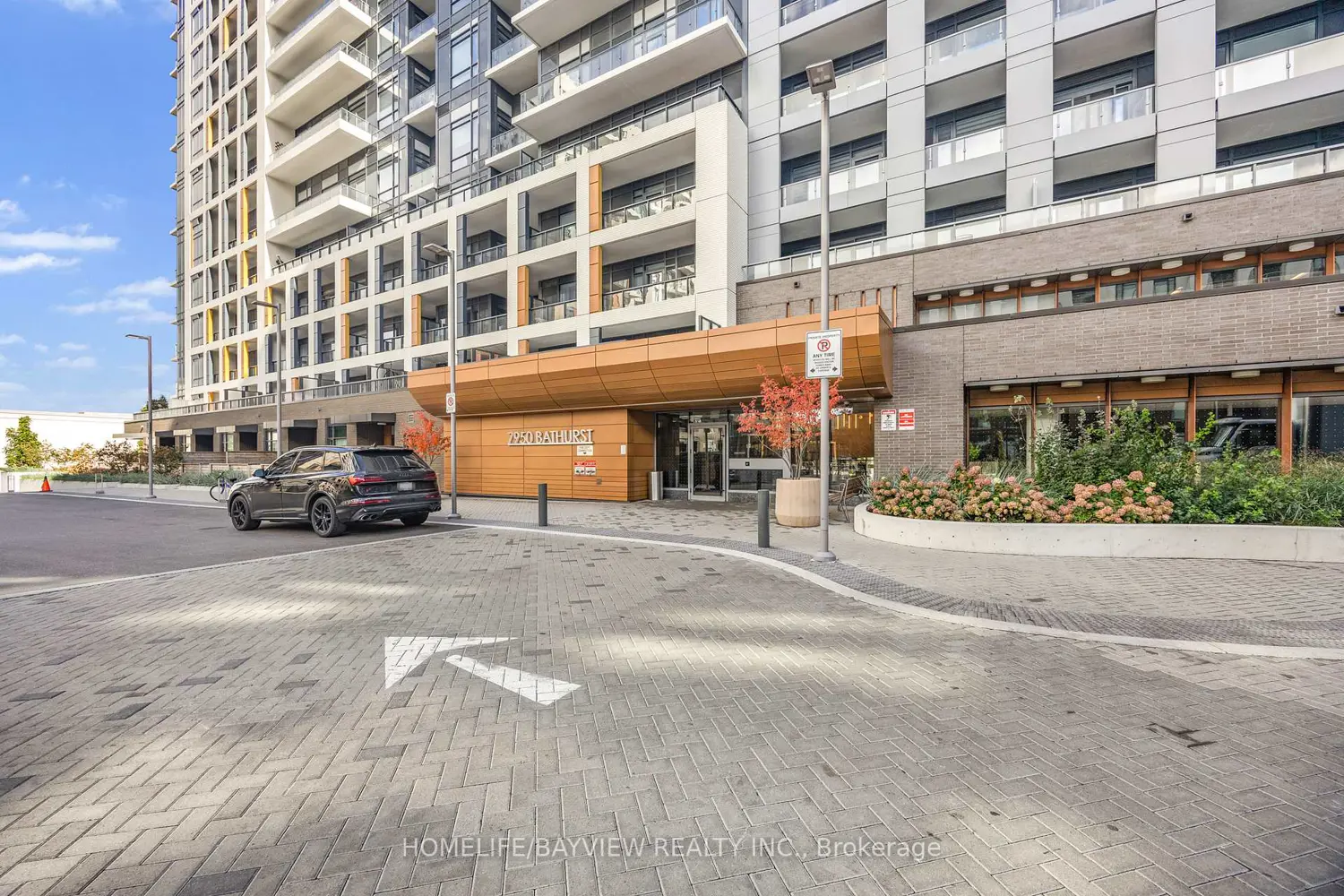 7950 Bathurst Street 617 photo 3