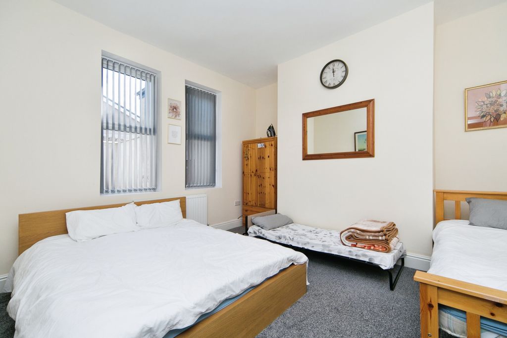 Additional image 3 of 3 bed flat for saleConway Road, Llandudno, Conwy LL30