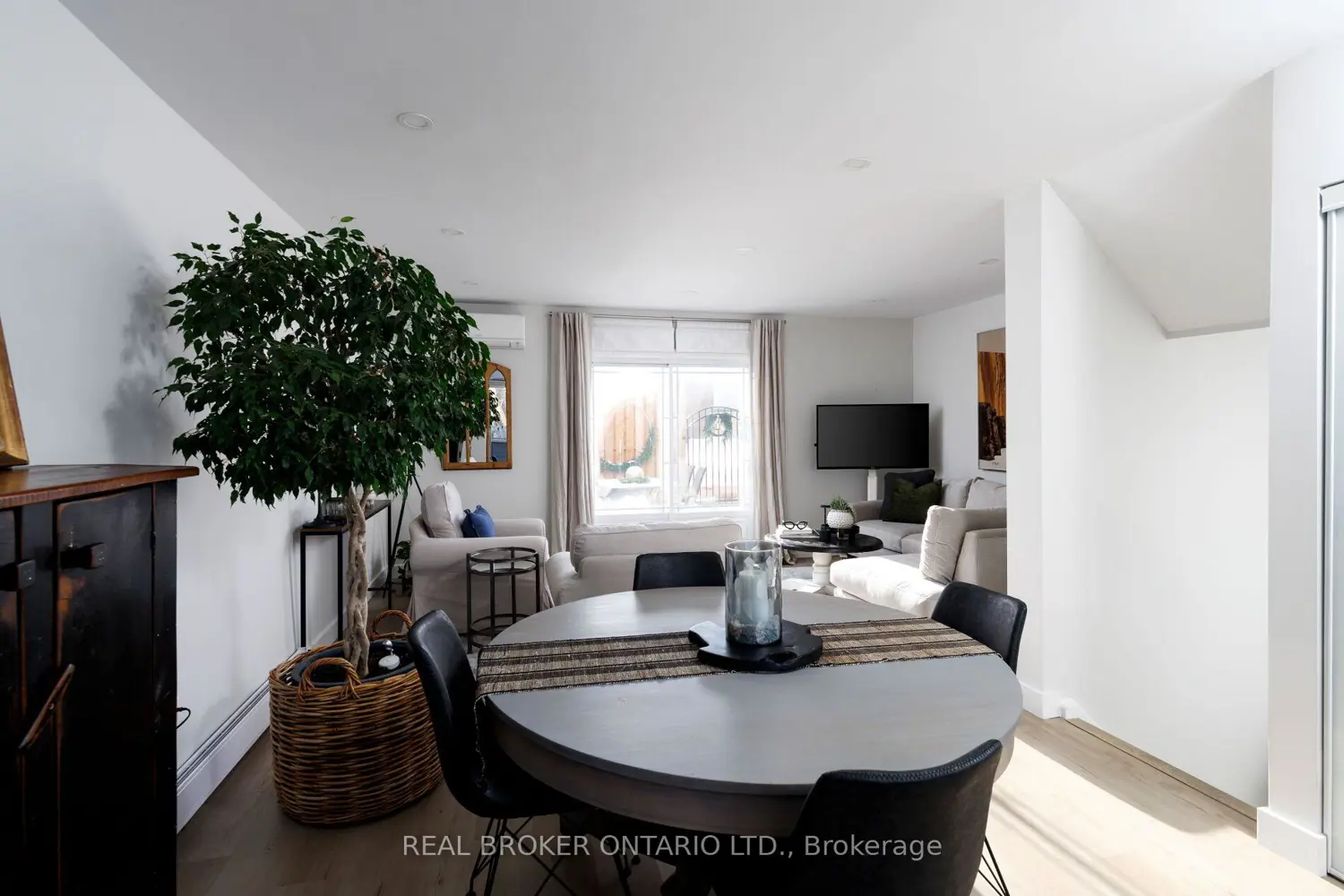 Additional image 3 of 61 Sarah Lane 23