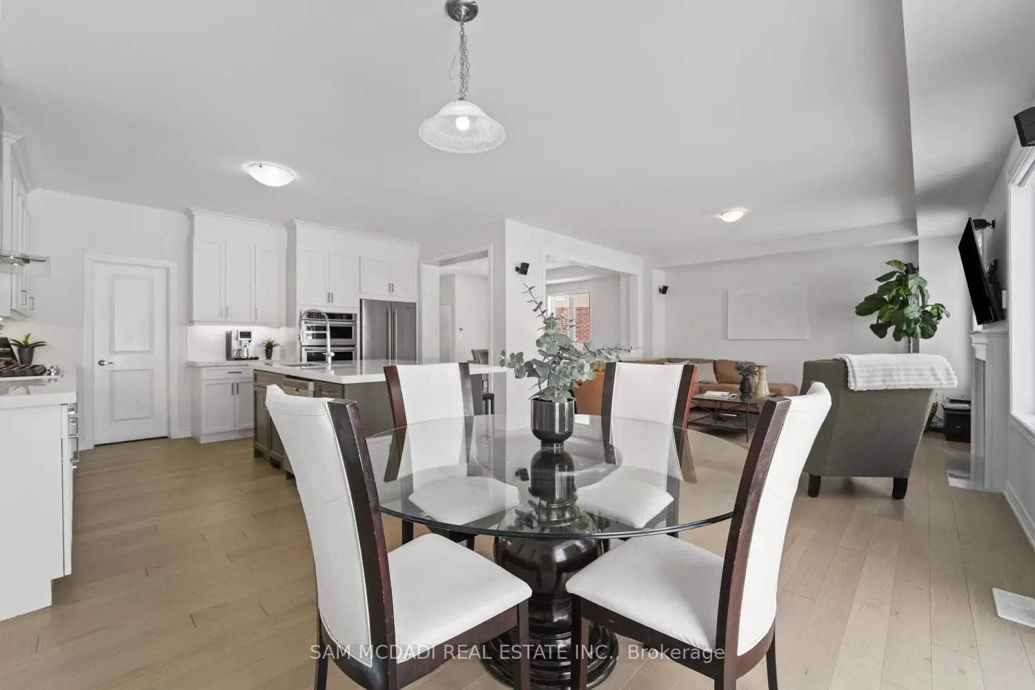 132 Drexler Avenue photo 5