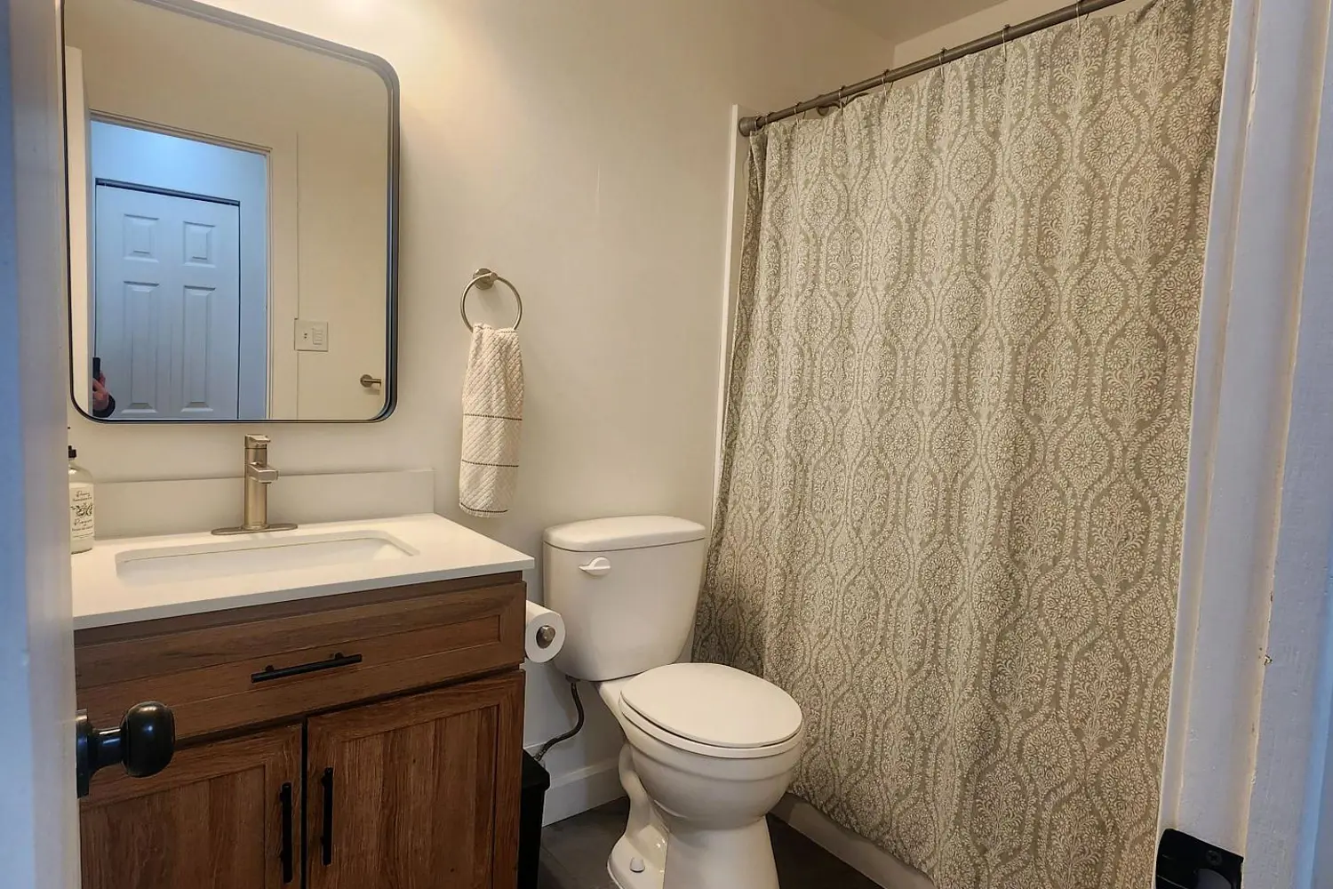 Additional image 3 of 6 Centennial Avenue