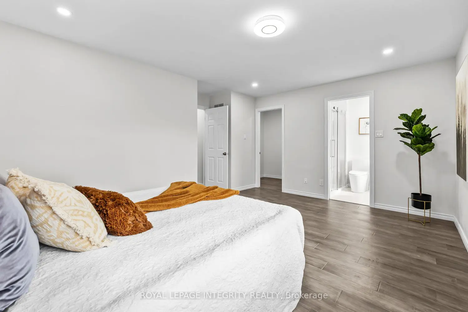 Additional image 11 of 83 Saddle Crescent