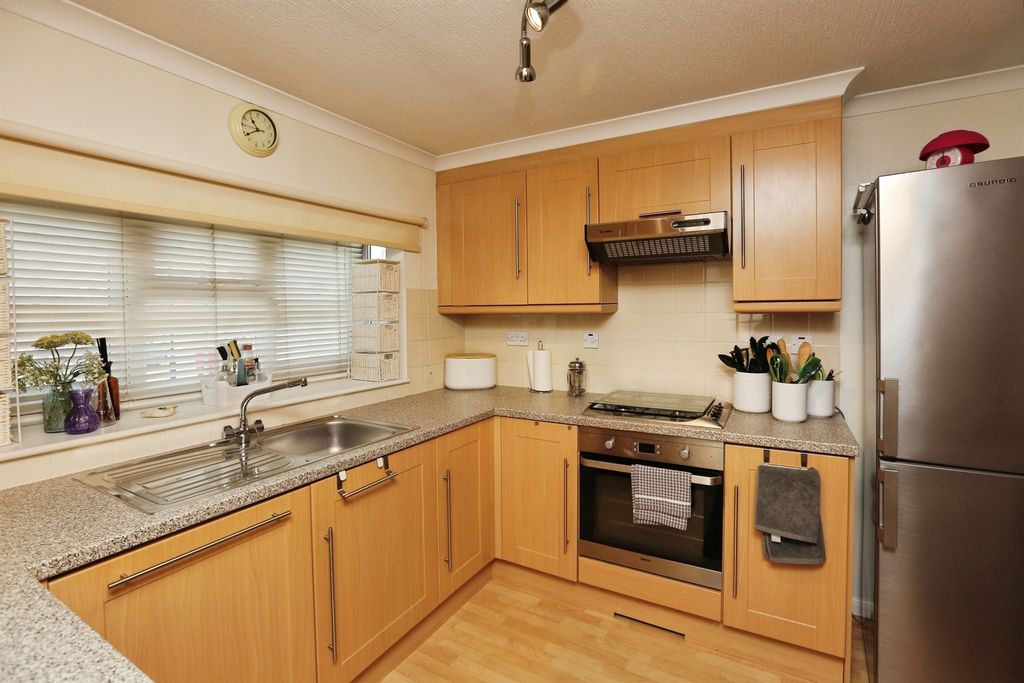 Additional image 7 of 2 bed mobile/park home for saleShamblehurst Lane South, Hedge End, Southampton SO30
