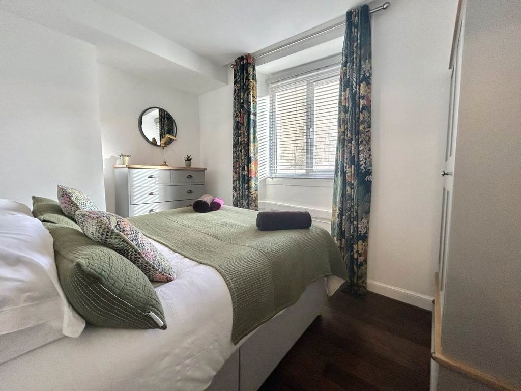 Additional image 5 of 2 bed flat for saleMarine Terrace, Aberystwyth, Ceredigion SY23