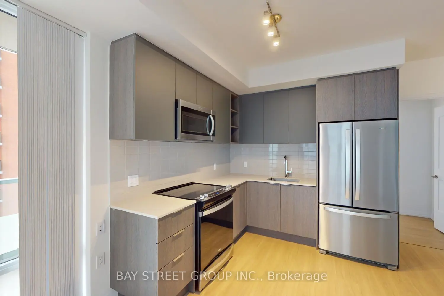 Additional image 6 of 50 Dunfield Avenue 817