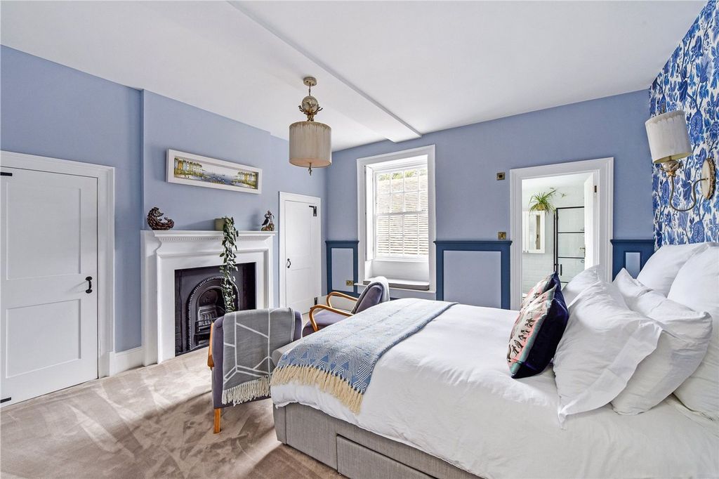 Additional image 4 of 3 bed flat for saleNorth Street, Chichester PO19