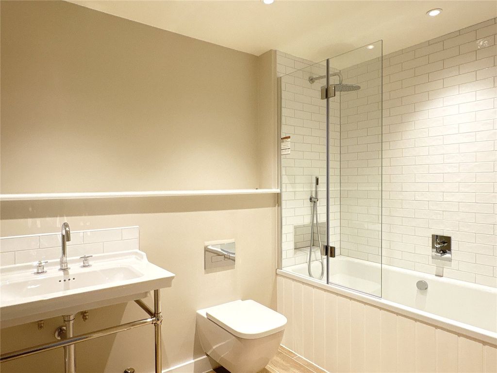Additional image 6 of 2 bed flat for saleSt Peters Mews. The Parade, Marlborough, Wiltshire SN8