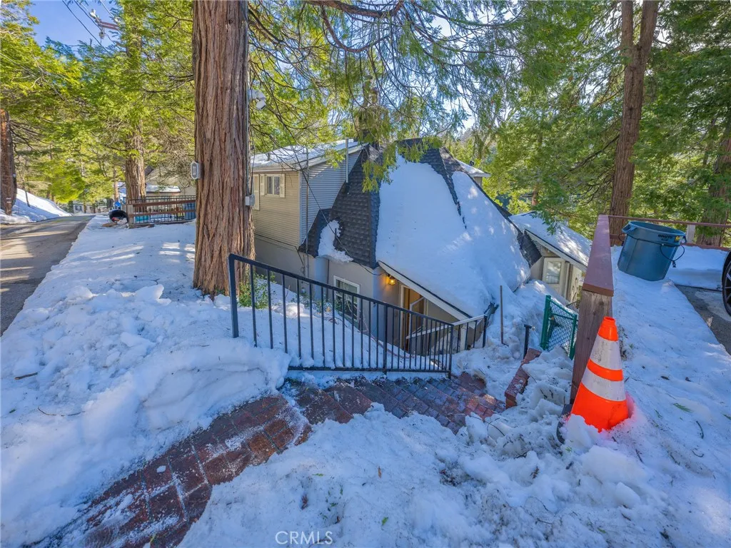Additional image 4 of 233 Corona Ln, Lake Arrowhead, CA 92352