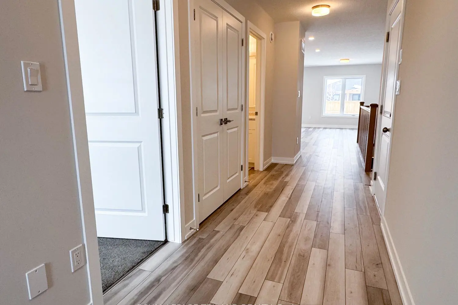 Additional image 3 of 110 Styles Drive