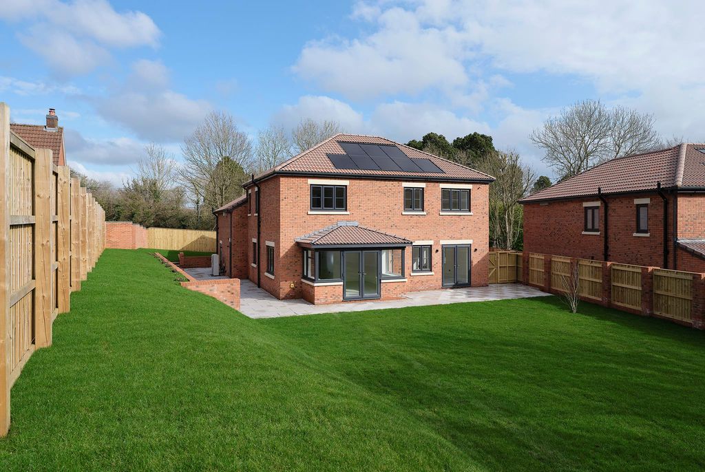 5 bed detached house for saleFilton Road, Hambrook, Bristol BS16