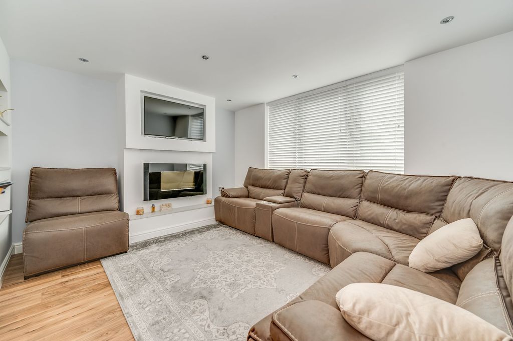 Additional image 8 of 2 bed maisonette for saleGervase Avenue, Sheffield S8