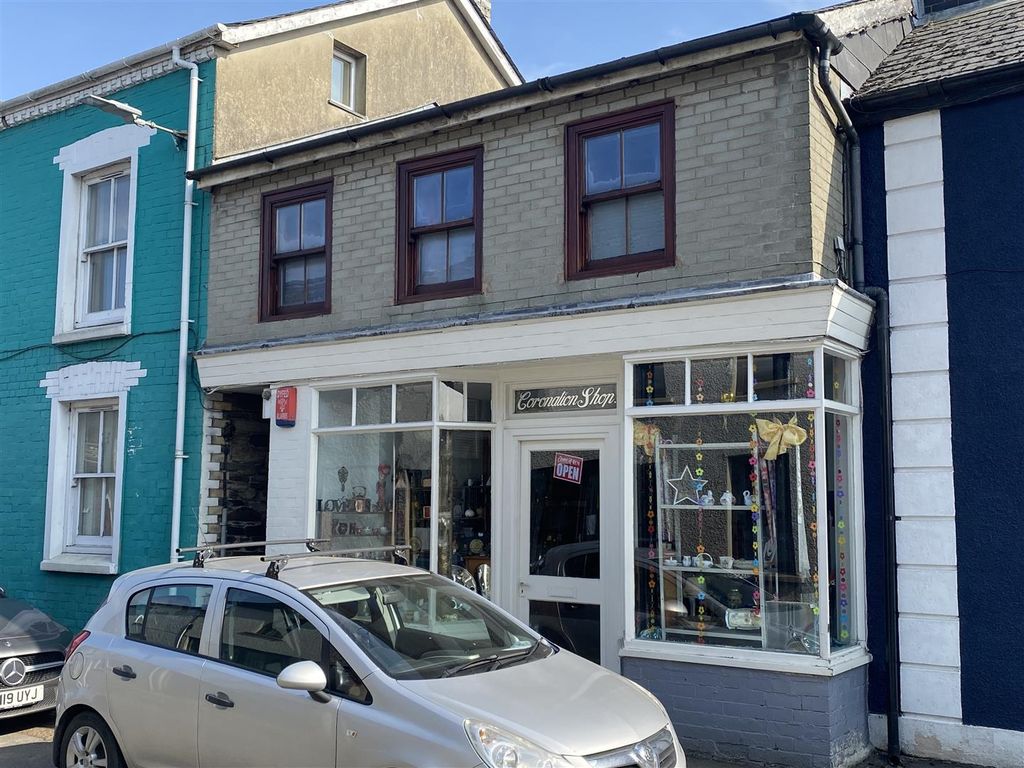 1 bed flat for saleChurch Street, Tregaron, Nr Lampeter SY25
