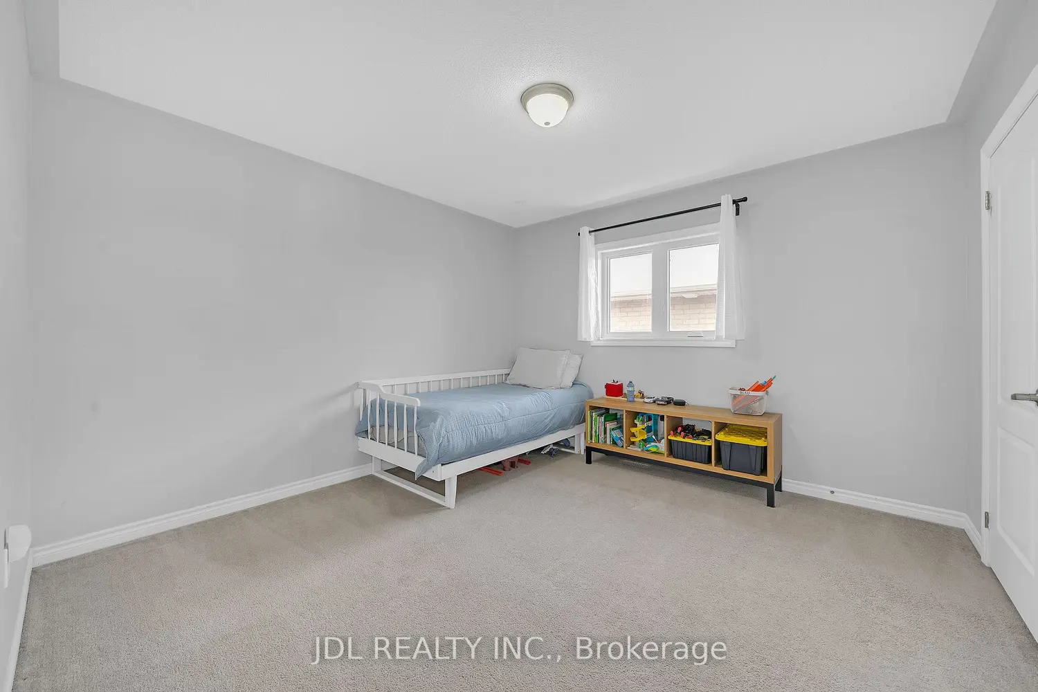 Additional image 15 of 376 Miller Park Avenue