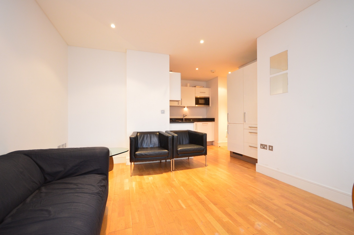 Additional image 3 of 1 Bed Flat, Trafalgar Point, N1, N1 7GU