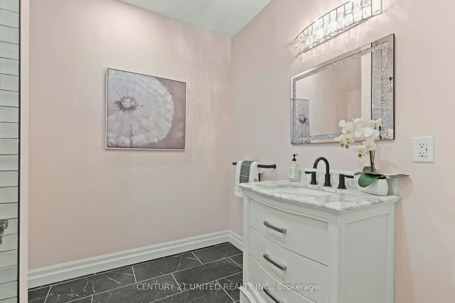 Additional image 8 of 882 Danforth Place