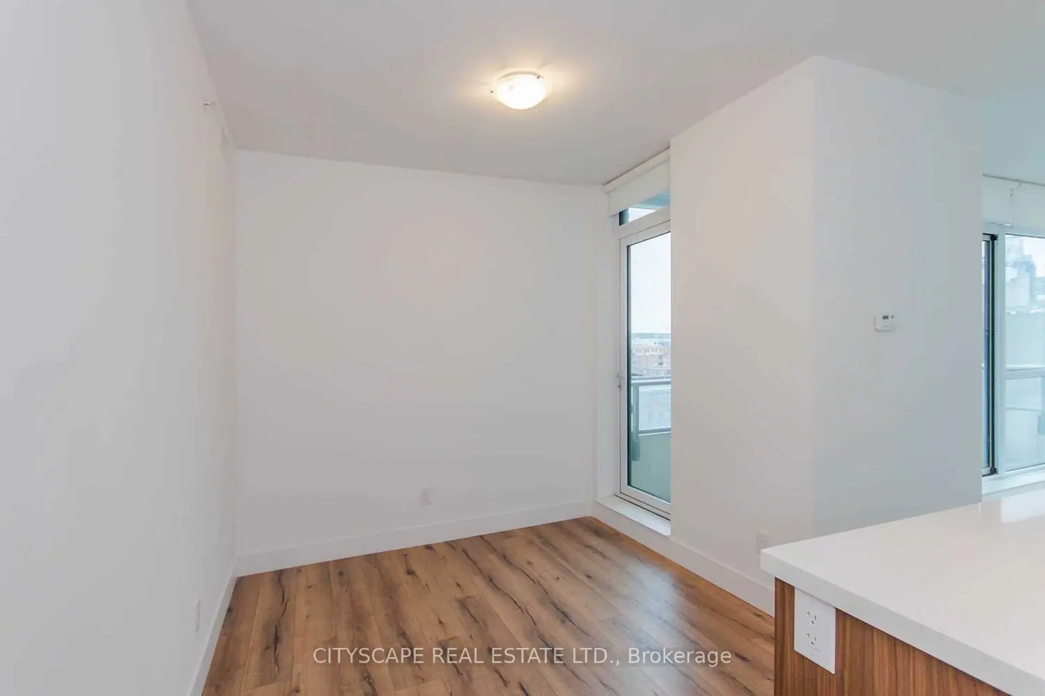 39 Sherbourne Street 703 photo 4