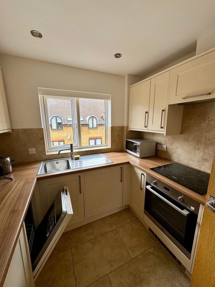 Additional image 2 of 2 Bed Flat, Kennet St, E1W, N1 7GU