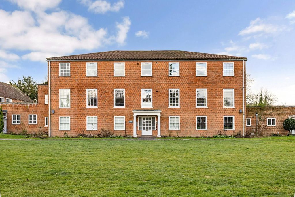 Additional image 14 of 2 bed flat for saleThe Close, Salisbury SP1