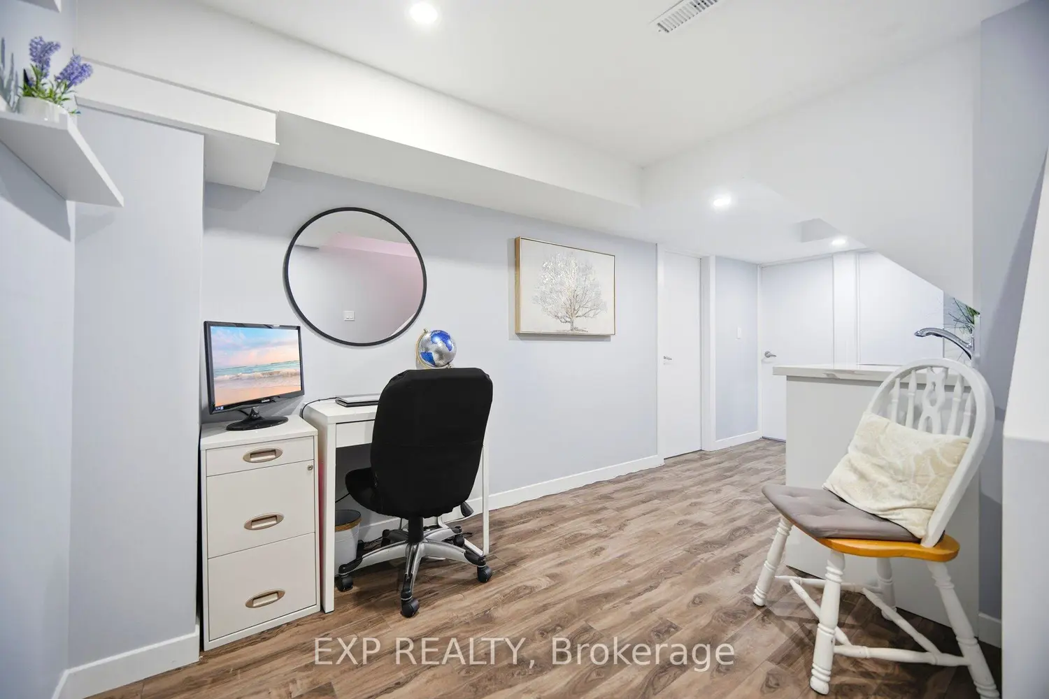 Additional image 16 of 7 Ferri Crescent