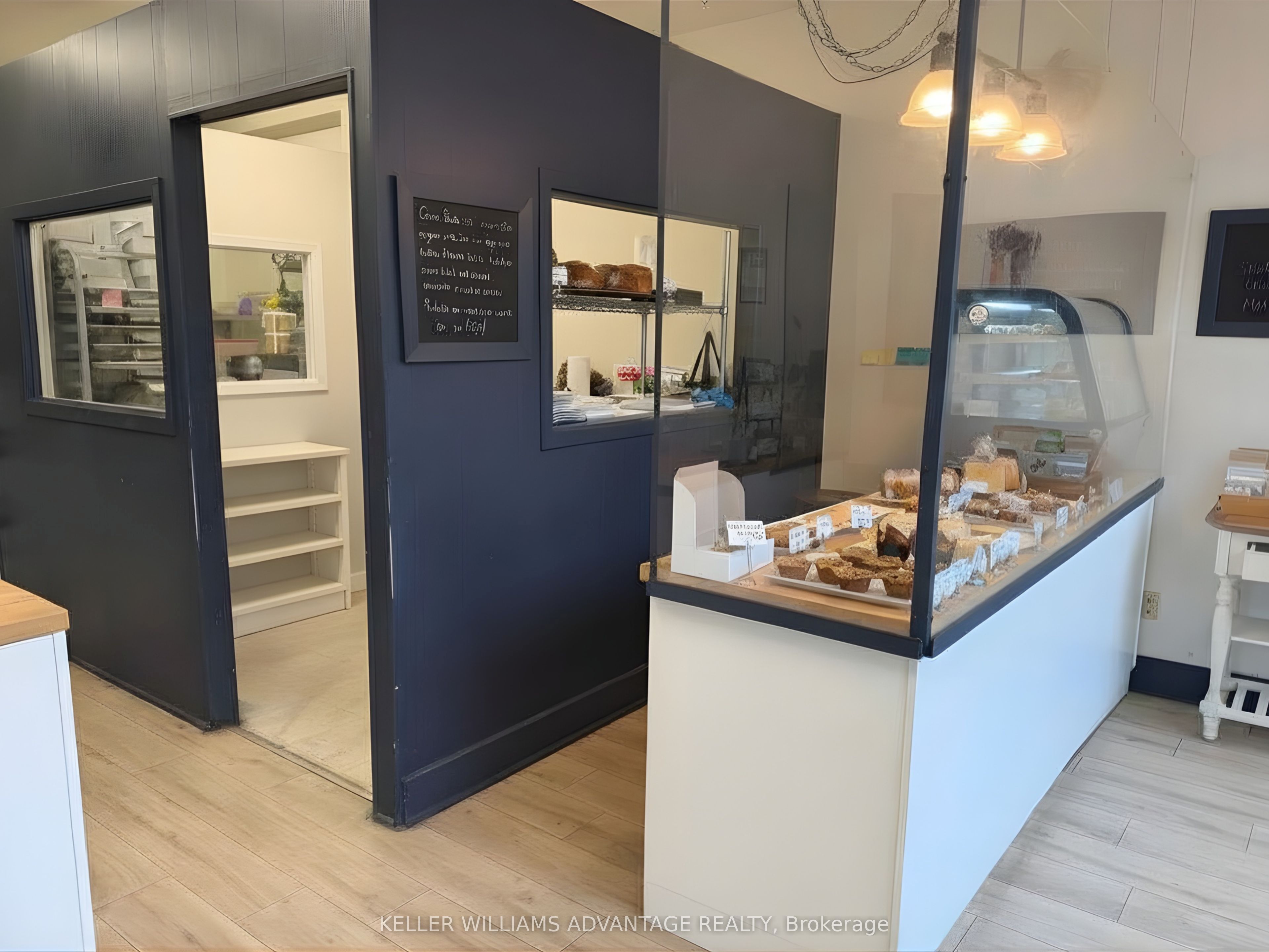 Additional image 4 of Main-2336 Danforth Avenue, Toronto, ON, M4C 1K7