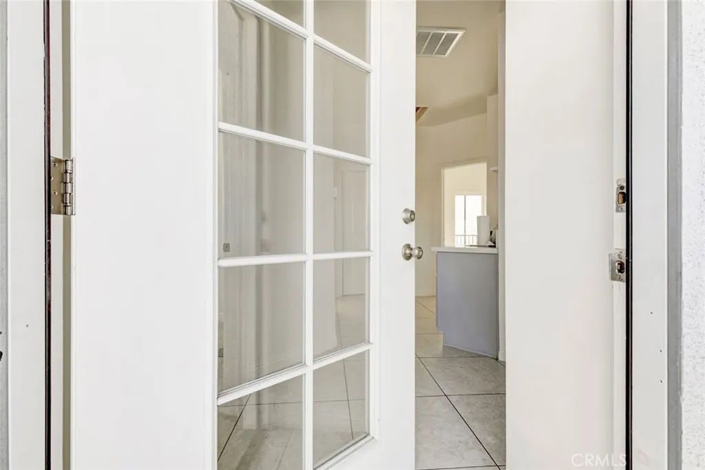 Additional image 4 of 14328 Gilmore St Unit 5, Van Nuys, CA 91401