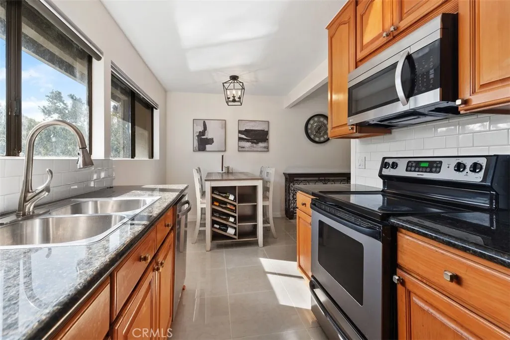 Additional image 11 of 212 Springview, Irvine, CA 92620