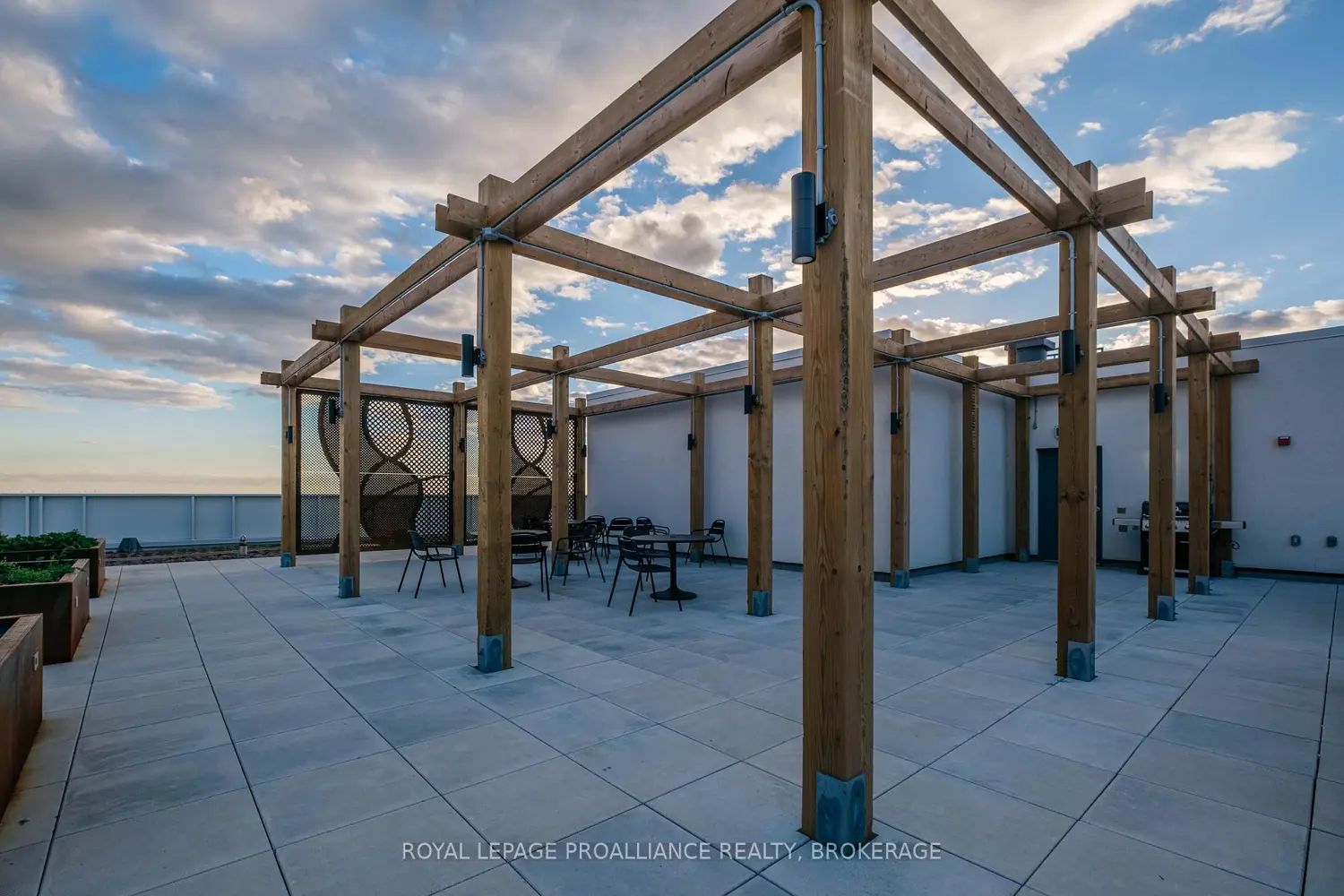 Additional image 13 of 652 Princess Street 415