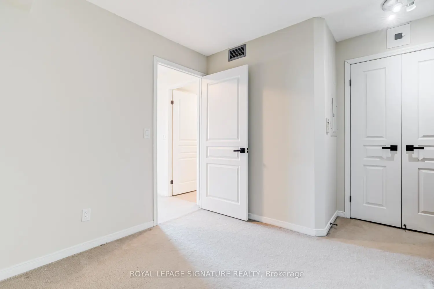 Additional image 15 of 2545 Erin Centre Boulevard 1703