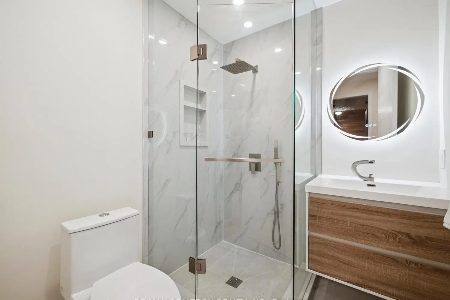 Additional image 16 of 582 Gorham Street