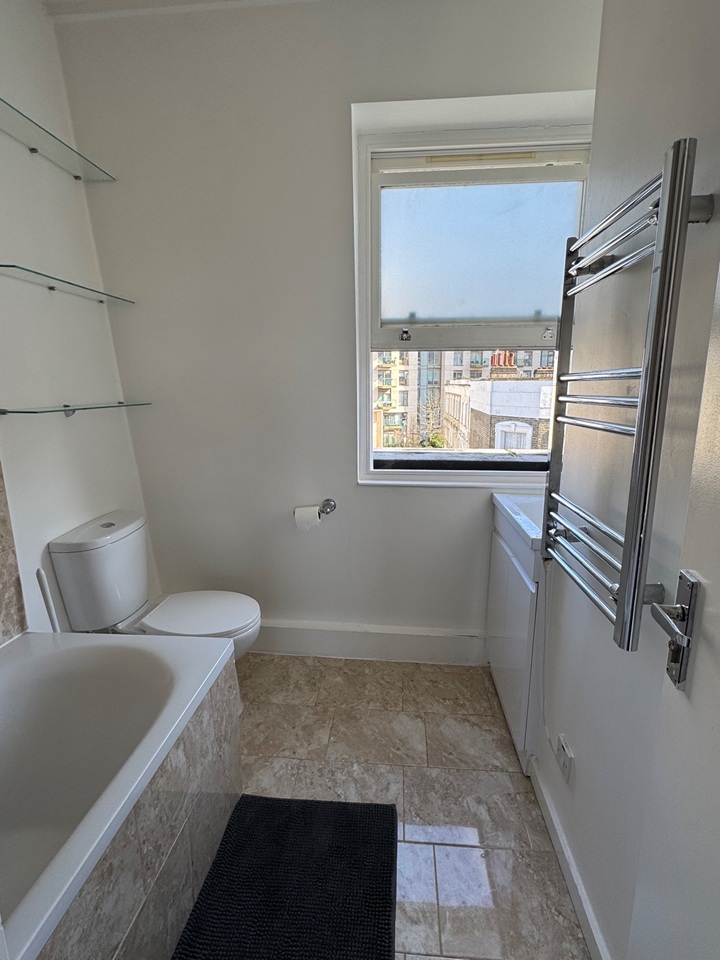 Additional image 6 of 1 Bed Penthouse, Seagrave Road, SW6, N1 7GU