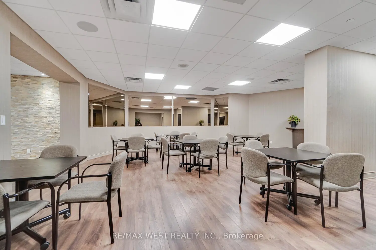 Additional image 18 of 1300 Bloor Street #1012